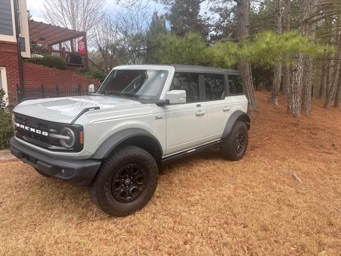 Used 2021 Ford Bronco Outer Banks w/ Sasquatch Package image 1