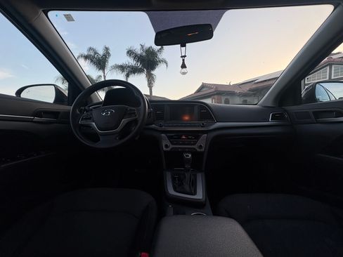 Used 2018 Hyundai Elantra SEL FWD image 5