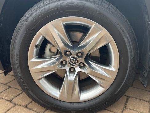 Used 2016 Toyota Highlander Limited Platinum image 10