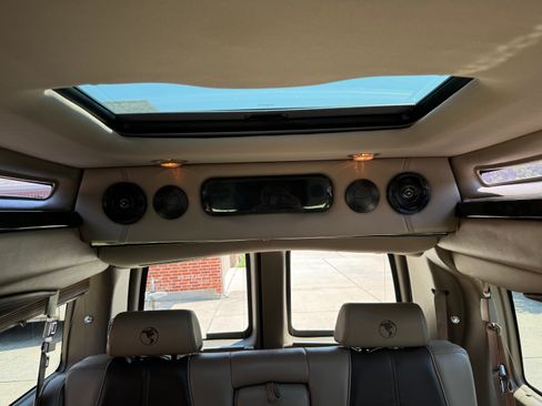 Used 2019 Chevrolet Express 2500 Extended RWD image 12