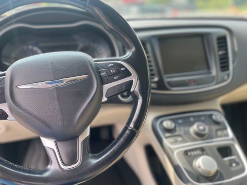 Used 2016 Chrysler 200 Limited Platinum image 10
