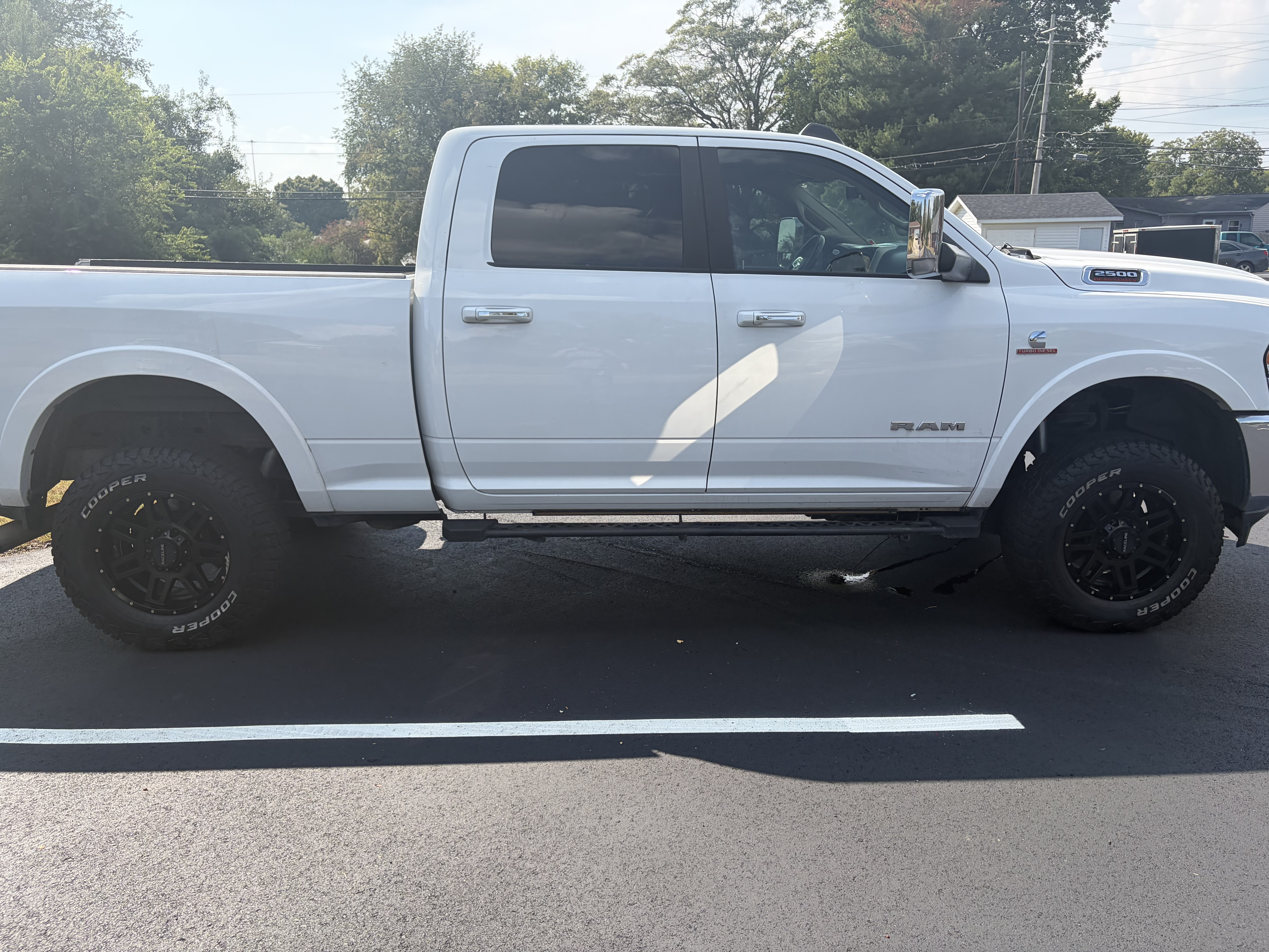 Used 2020 RAM 2500 Laramie AWD/4WD image 2