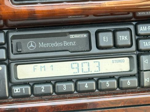 Used 1995 Mercedes-Benz E 320 Convertible image 11