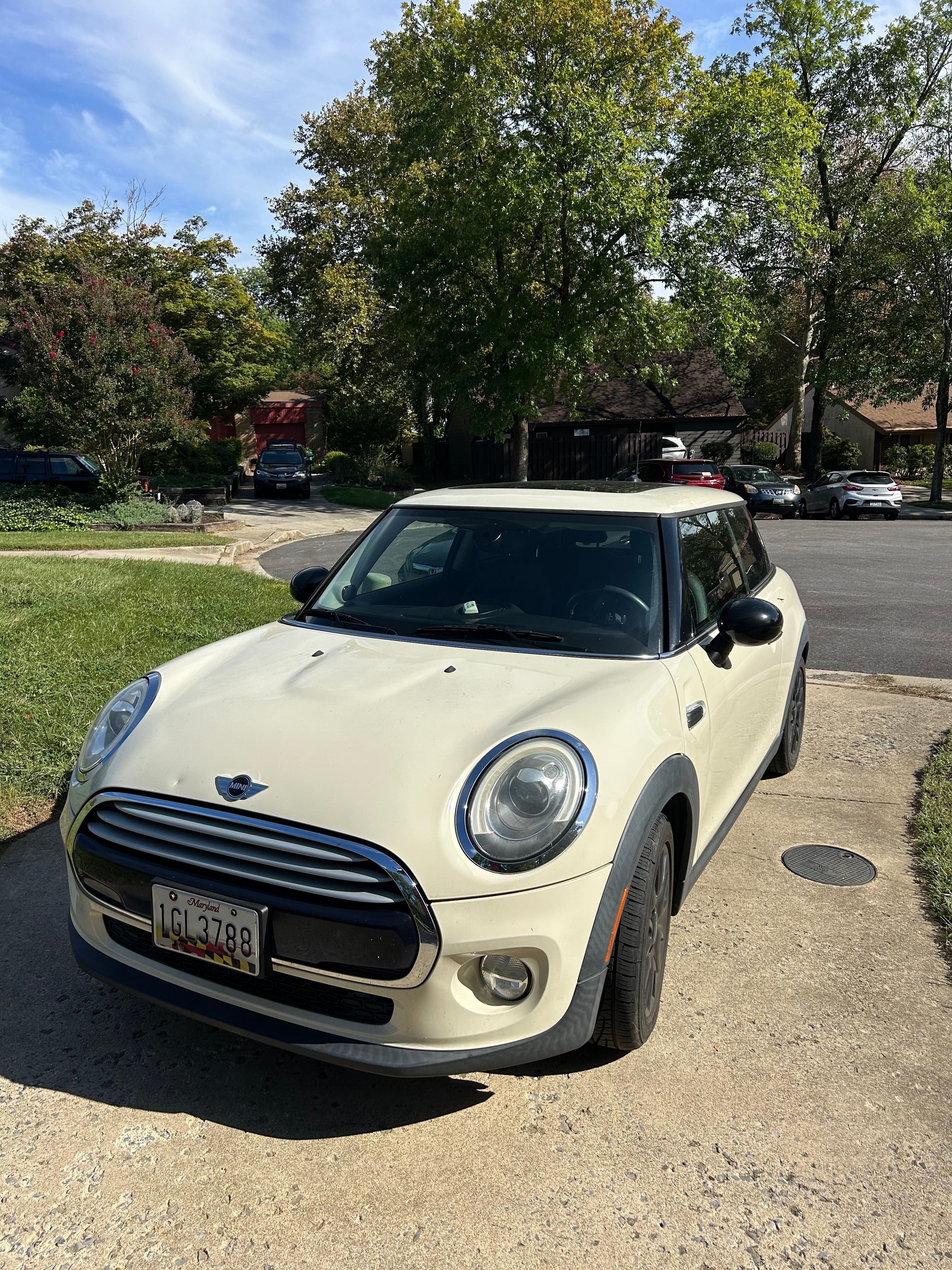 Used 2015 MINI Cooper 2-Door Hardtop FWD image 2