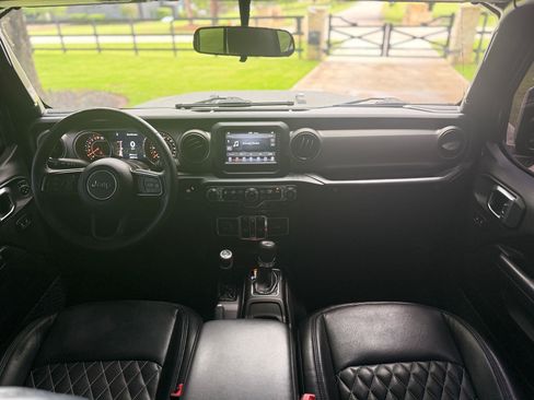 Used 2019 Jeep Wrangler Unlimited Sport S AWD/4WD image 10