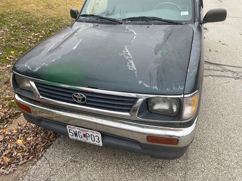 Used 1996 Toyota Tacoma 2WD Regular Cab image 1