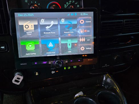 Used 2018 Chevrolet Express 2500 Extended w/ Enhanced Convenience Package image 9