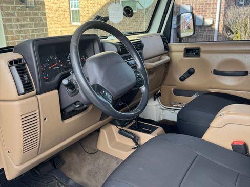 Used 2002 Jeep Wrangler Sahara image 11