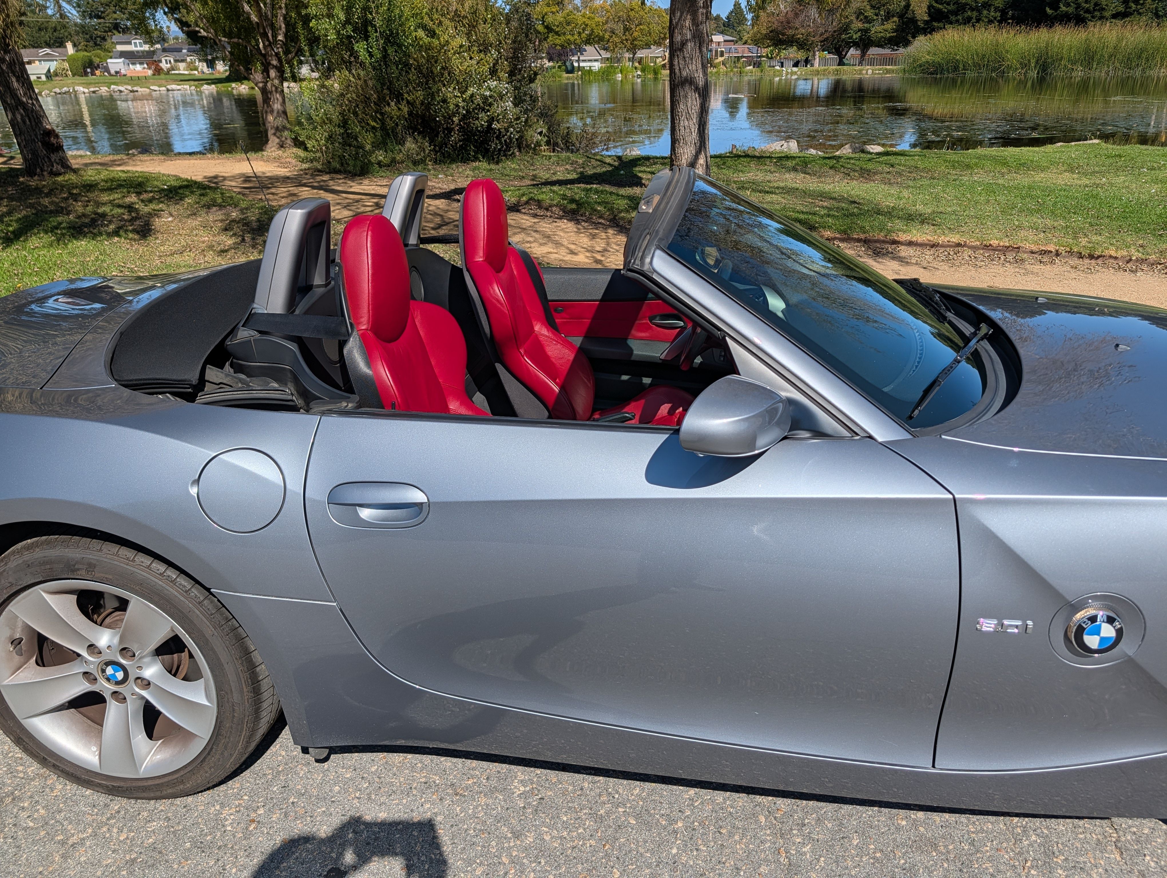 Used 2006 BMW Z4 3.0i RWD image 2