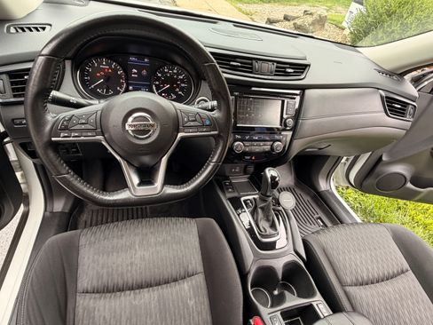 Used 2019 Nissan Rogue SV w/ Sun & Sound Touring Package AWD/4WD image 13