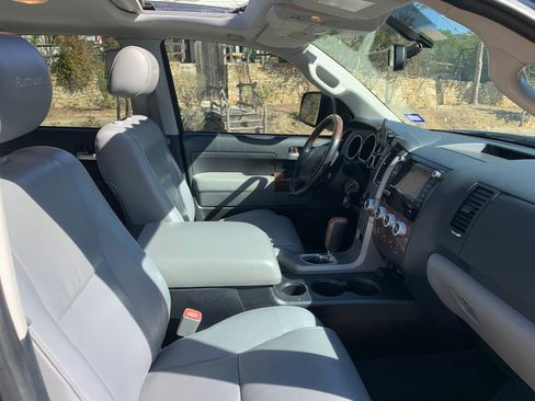 Used 2013 Toyota Tundra Platinum image 27