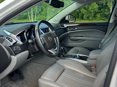 Used 2012 Cadillac SRX Luxury image 10