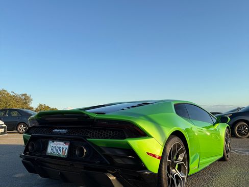 Used 2021 Lamborghini Huracan EVO image 10