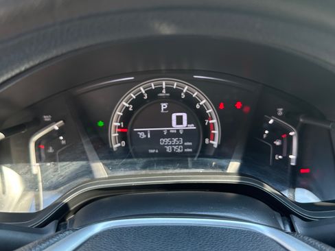 Used 2019 Honda CR-V LX image 5