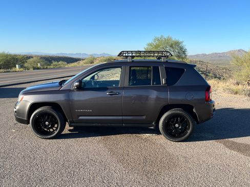 Used 2014 Jeep Compass Latitude image 5