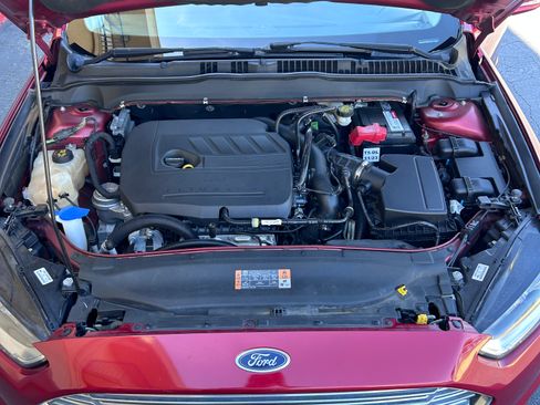 Used 2016 Ford Fusion SE image 10