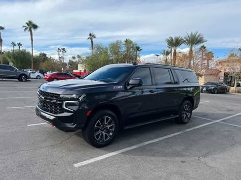 Used 2023 Chevrolet Suburban Z71 w/ Luxury Package image 8