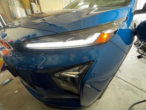 Used 2023 Chevrolet Bolt EUV Premier w/ Sun & Sound Package image 9