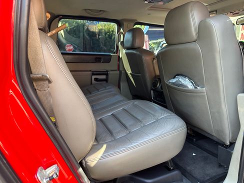 Used 2004 HUMMER H2 image 13