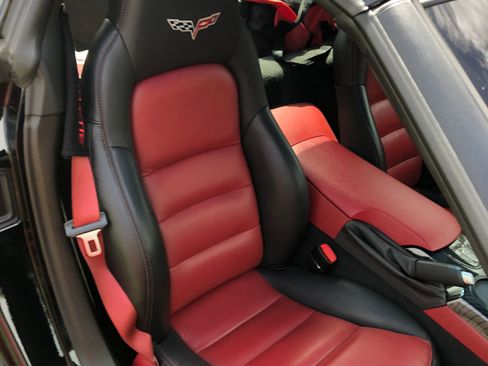 Used 2007 Chevrolet Corvette Coupe 2D w/ Preferred Equipment Group image 12