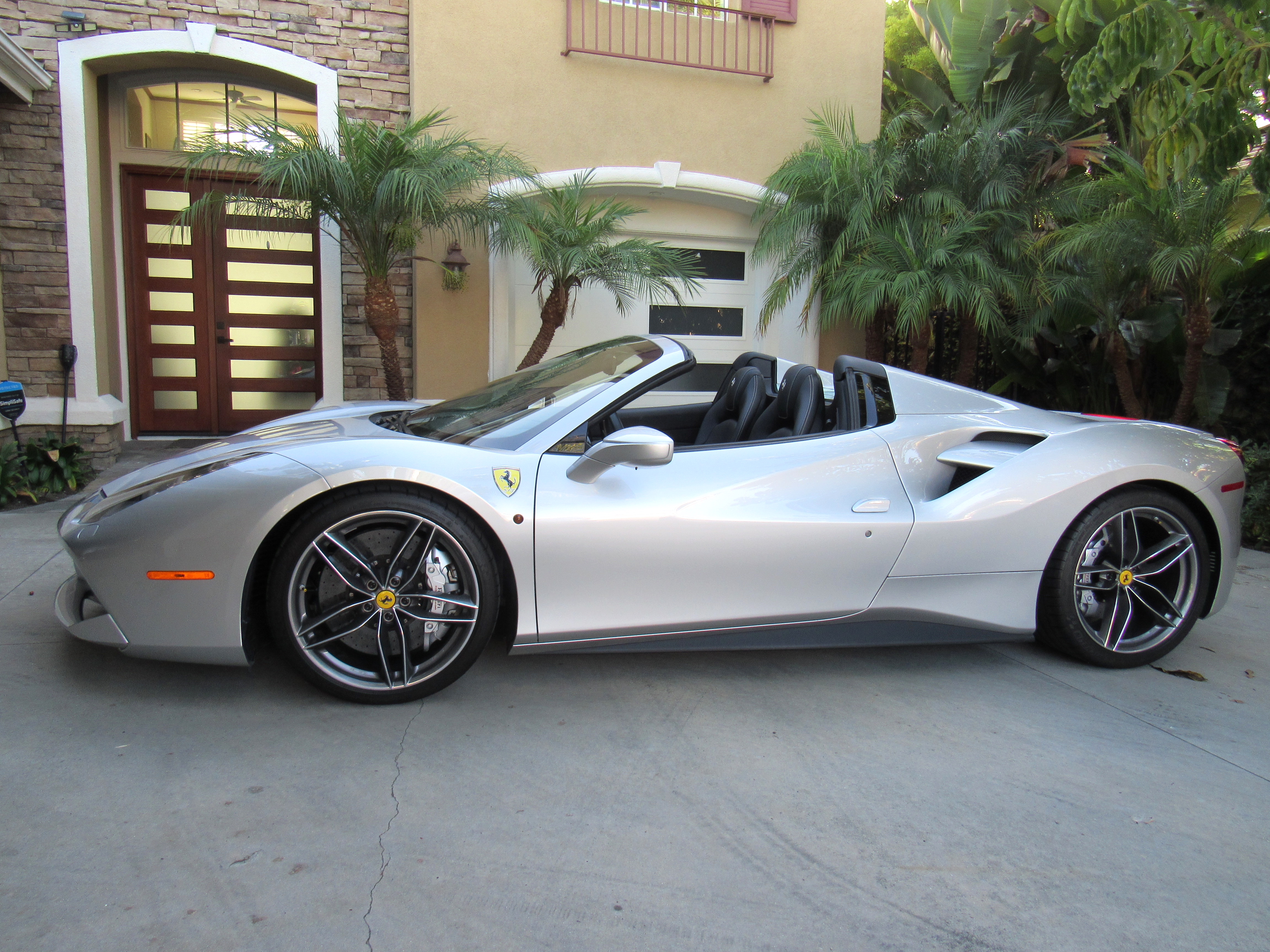 Used 2018 Ferrari 488 Spider RWD image 1