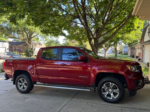 Used 2019 Chevrolet Colorado Z71 AWD/4WD image 1