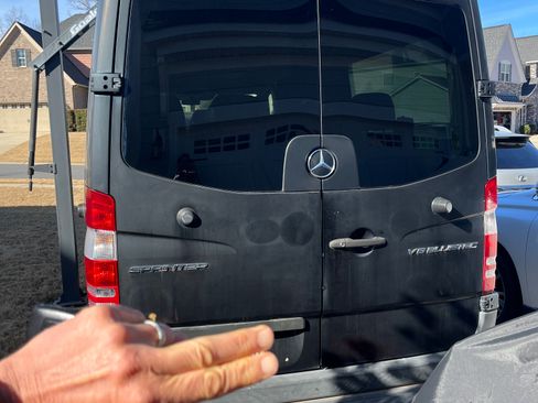 Used 2016 Mercedes-Benz Sprinter 2500 image 4