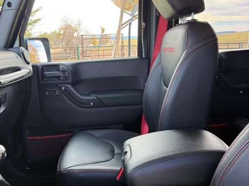 Used 2018 Jeep Wrangler Unlimited Rubicon image 8