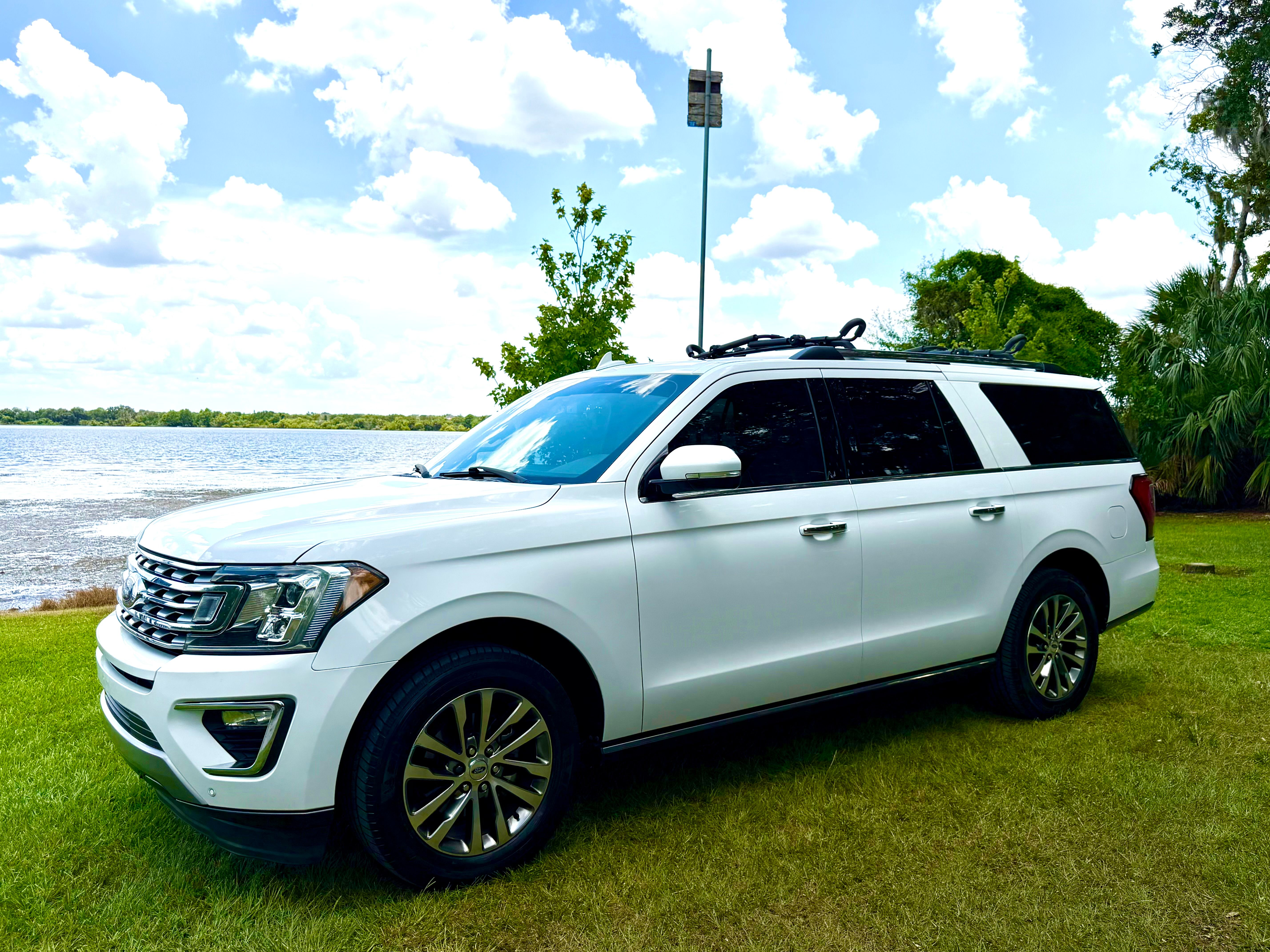 Used 2018 Ford Expedition Max Limited RWD image 1