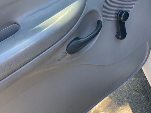 Used 1997 Ford F150 2WD Regular Cab image 4