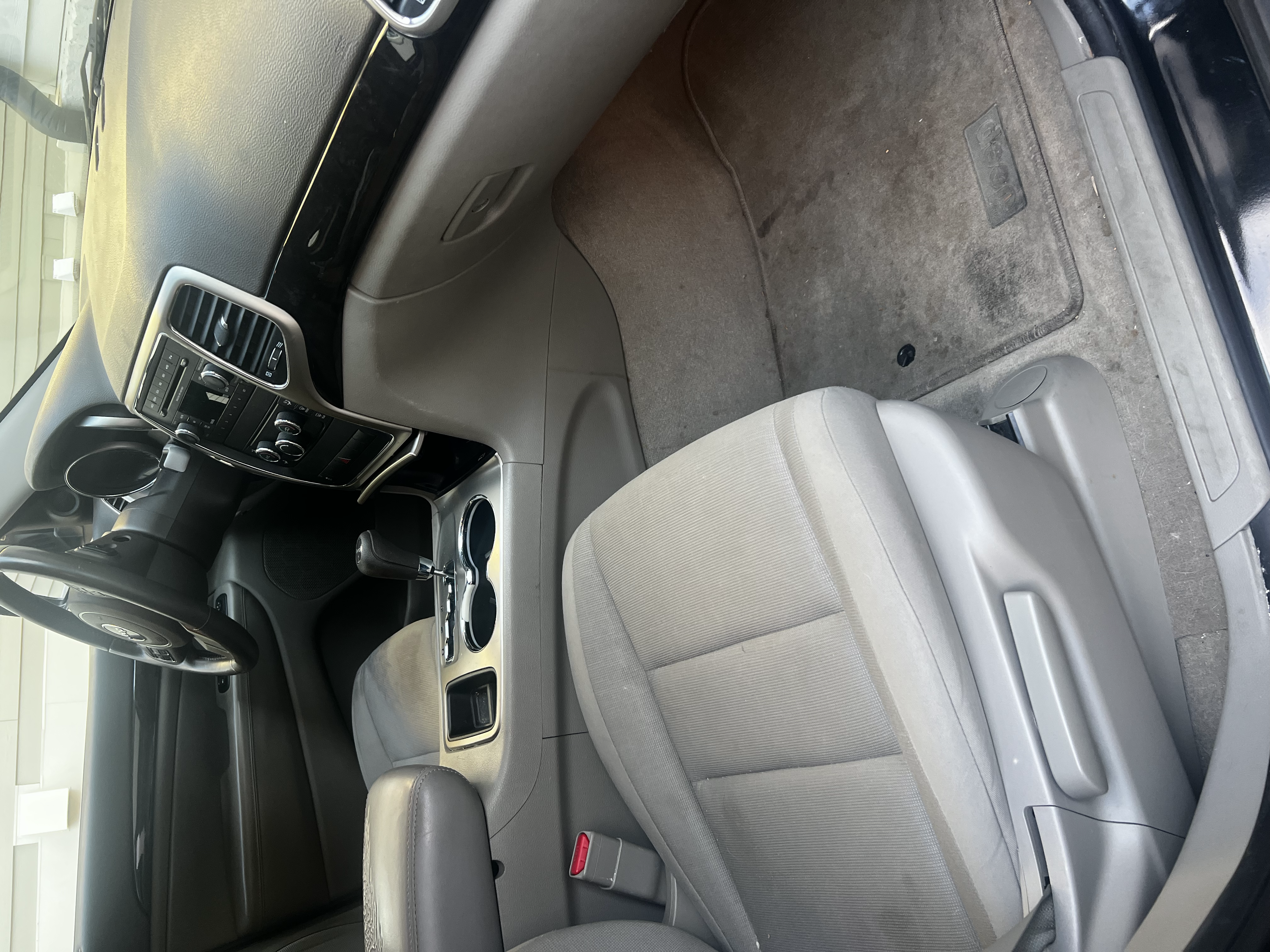 Used 2012 Jeep Grand Cherokee Laredo w/ Laredo E Group RWD image 9