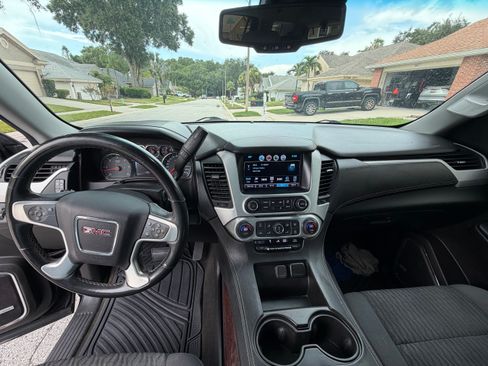 Used 2017 GMC Yukon SLE w/ SLE Value Package RWD image 6