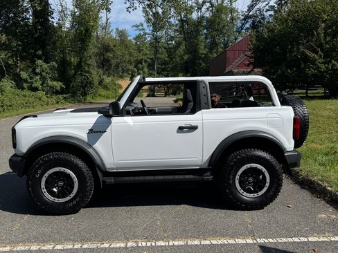 Used 2022 Ford Bronco 2-Door w/ Sasquatch Package AWD/4WD image 11