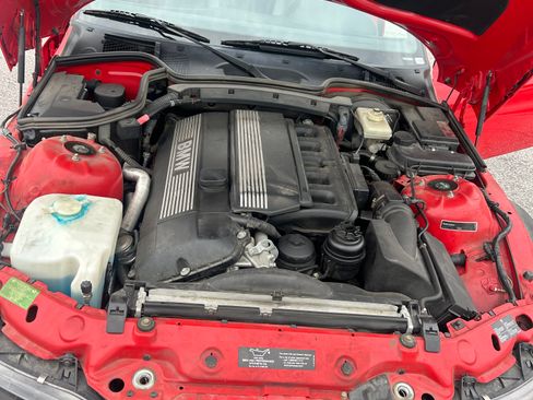 Used 1999 BMW Z3 2.5i RWD image 4