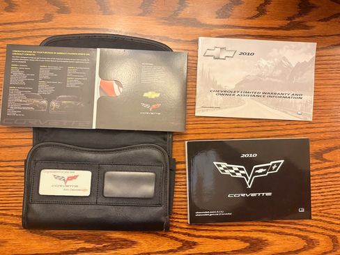 Used 2010 Chevrolet Corvette Coupe w/ 1LT RWD image 18