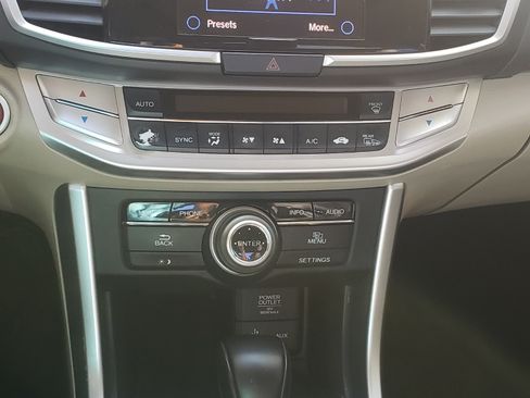 Used 2014 Honda Accord Touring image 16