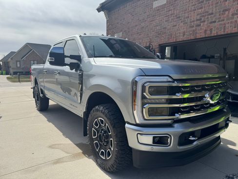 Used 2024 Ford F250 Platinum image 5