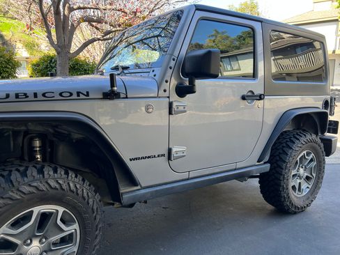 Used 2015 Jeep Wrangler Rubicon w/ Power Convenience Group AWD/4WD image 1