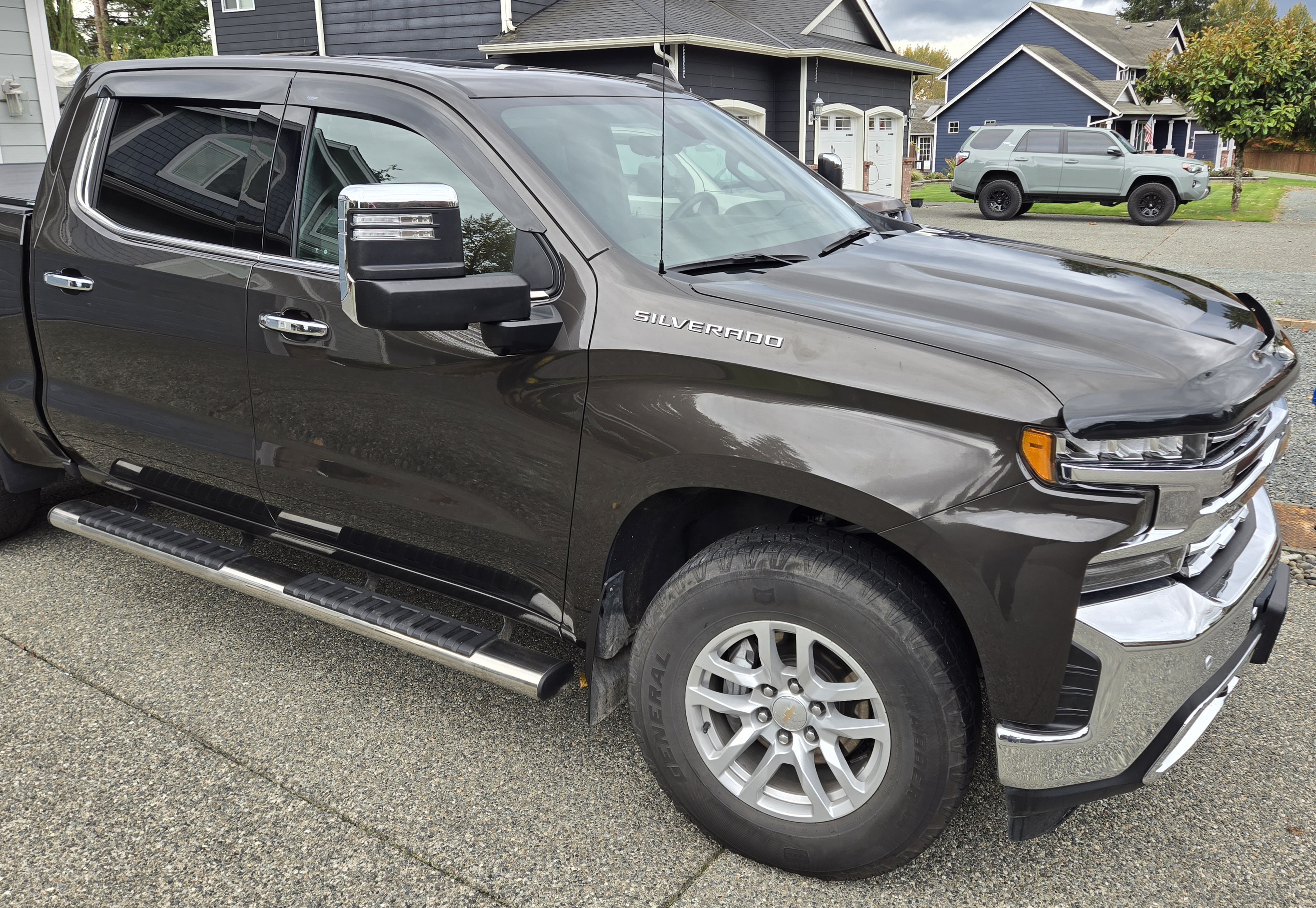 Used 2021 Chevrolet Silverado 1500 LTZ w/ LTZ Premium Package AWD/4WD image 6