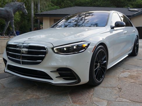Used 2024 Mercedes-Benz S 580e 4MATIC Sedan image 4