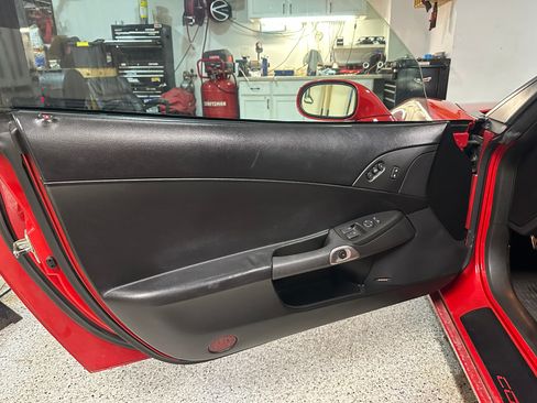 Used 2006 Chevrolet Corvette Z06 w/ Preferred Equipment Group image 12