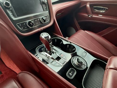 Used 2019 Bentley Bentayga image 5