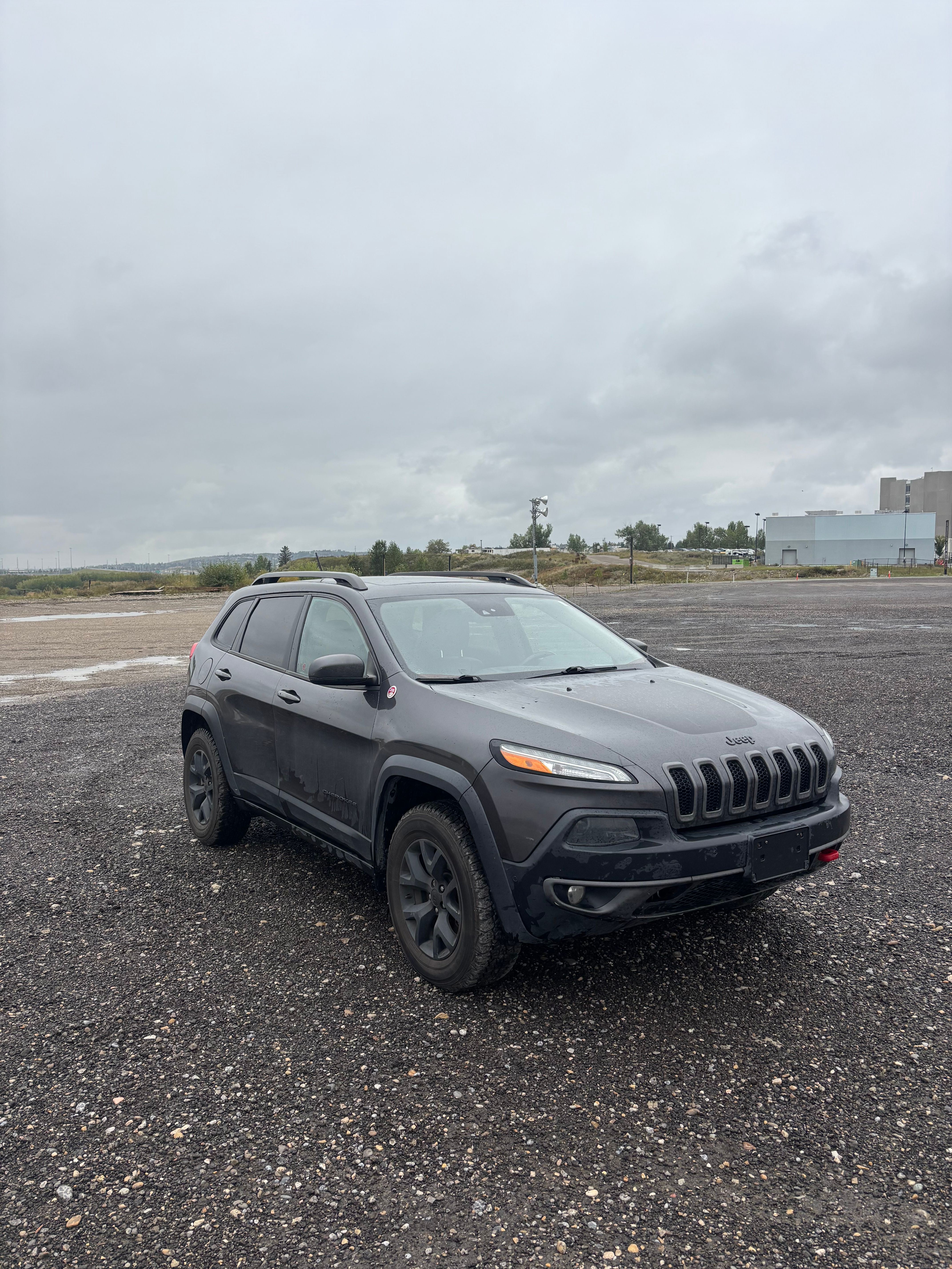 Used 2015 Jeep Cherokee Trailhawk w/ Leather Interior Group AWD/4WD image 5