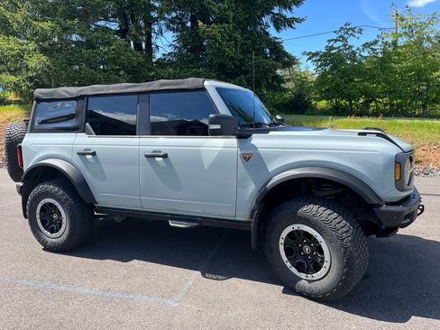 Used 2021 Ford Bronco Badlands image 1