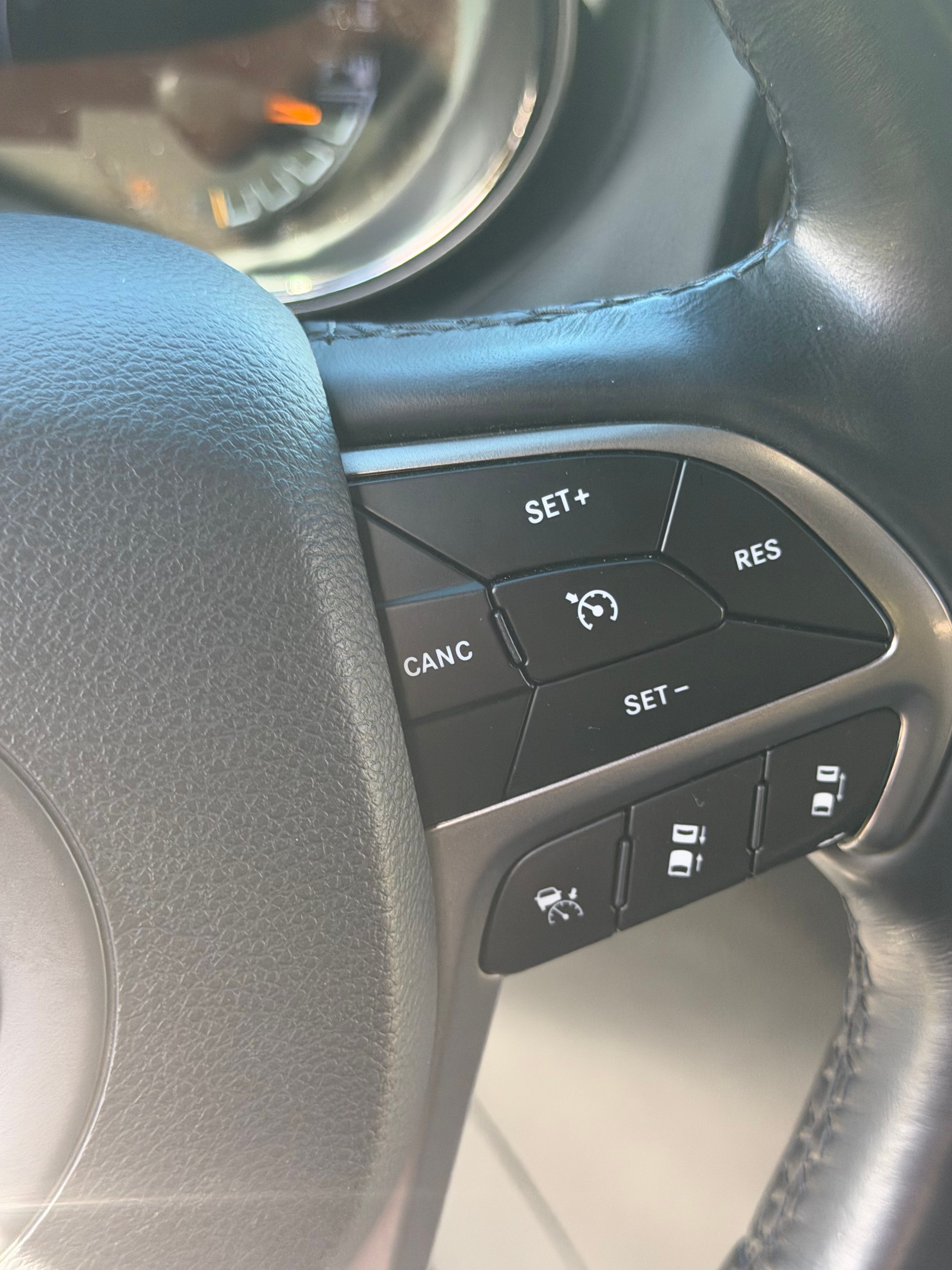 Used 2019 Jeep Grand Cherokee High Altitude AWD/4WD image 19