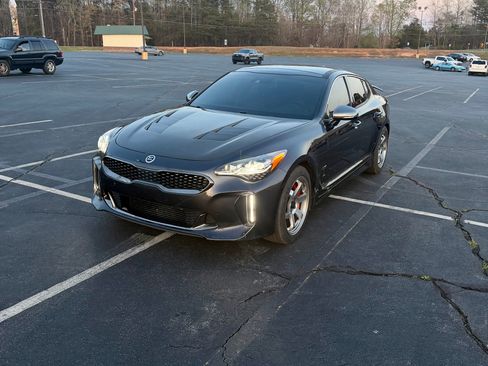 Used 2018 Kia Stinger GT1 image 4