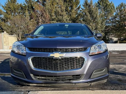 Used 2015 Chevrolet Malibu LT w/ Power Convenience Package image 2