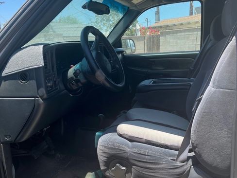 Used 2001 Chevrolet Silverado 2500 LS AWD/4WD image 9