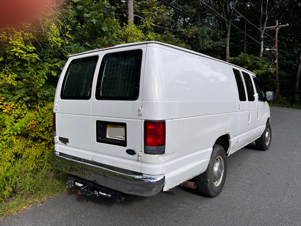 Used 2006 Ford E-350 and Econoline 350 XL RWD image 5