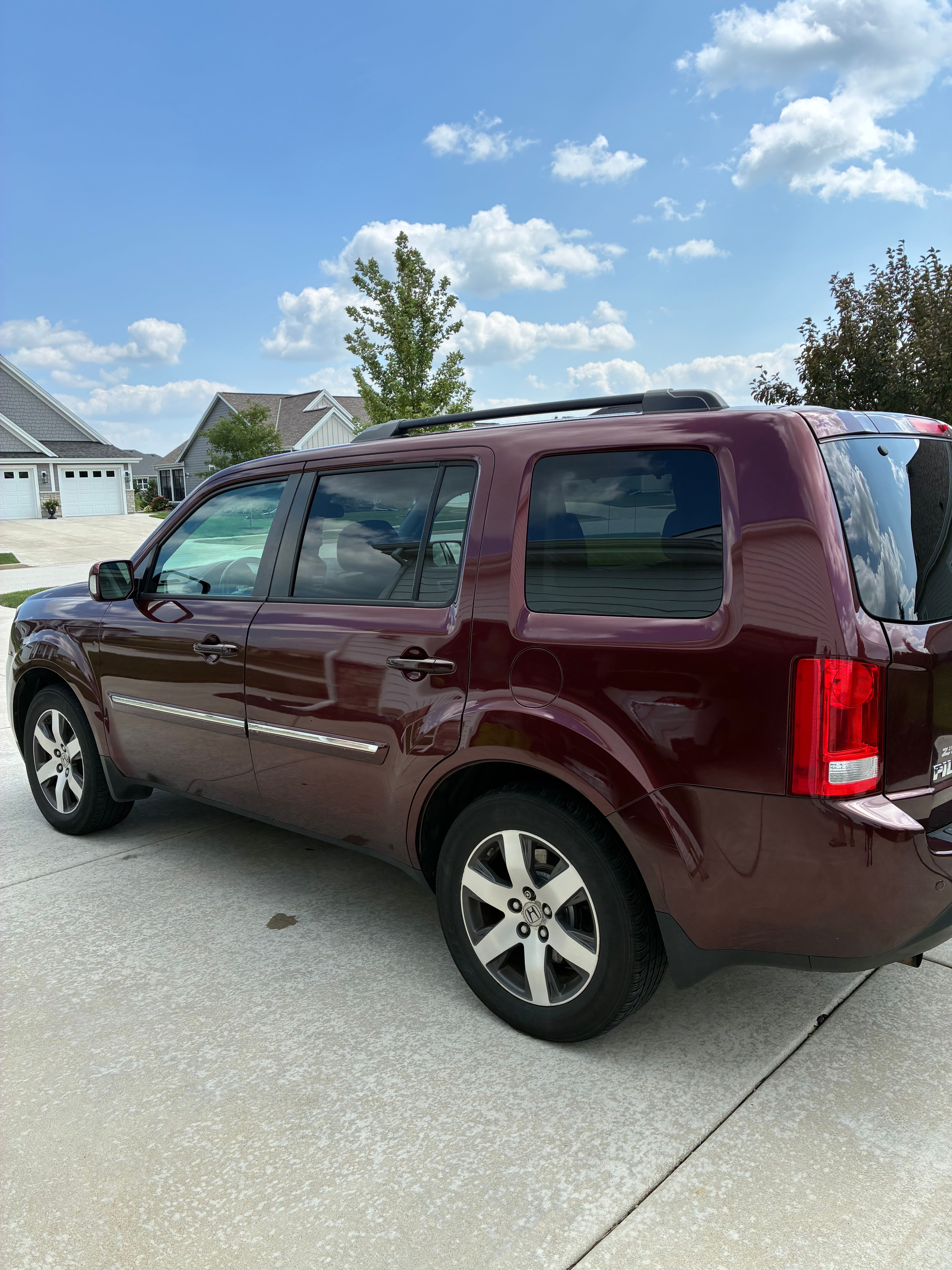Used 2012 Honda Pilot Touring image 1